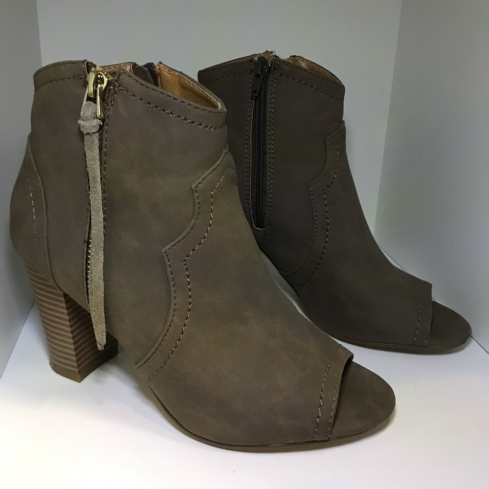 XoXo Barrymore Open toe booties